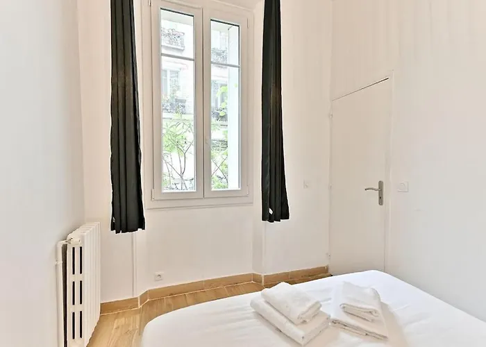 2 Pyrenees Alexandre Dumas Paryż